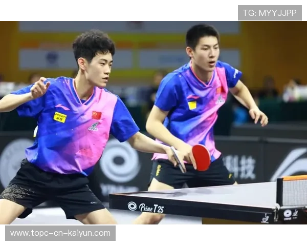 双打组合失误不断，连连摇头