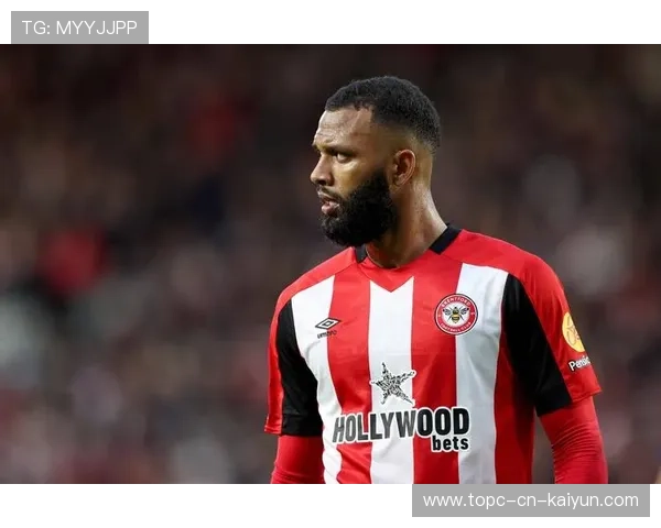 曼联抓住转换瞬间优势，B费的直塞贯穿整条中路